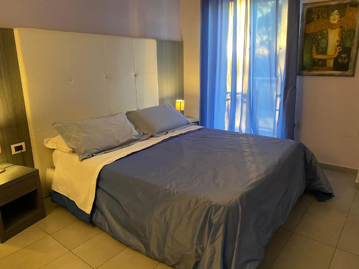 Victoria Hotel Pomigliano d'Arco Esterno foto