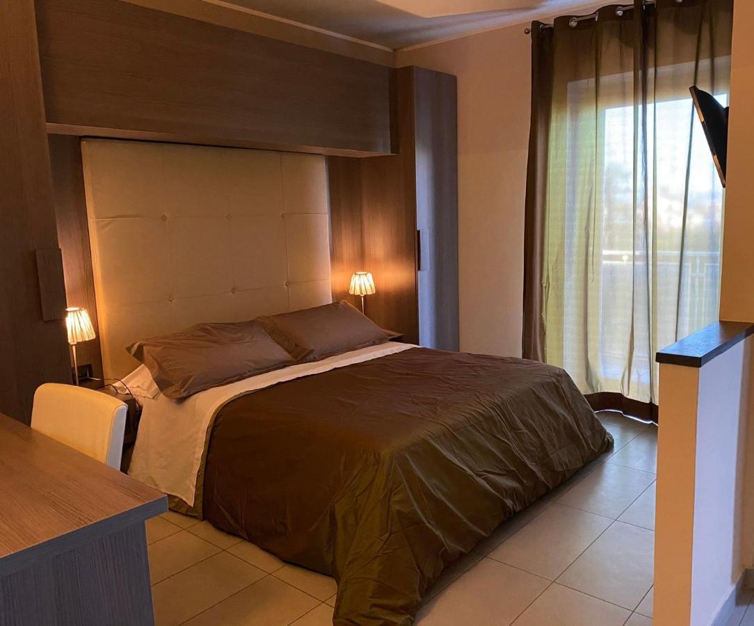 Victoria Hotel Pomigliano d'Arco Esterno foto