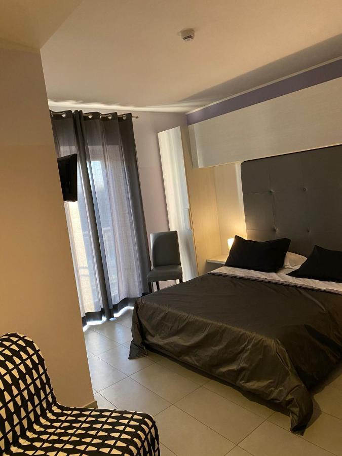 Victoria Hotel Pomigliano d'Arco Esterno foto