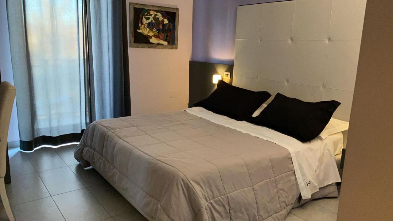 Victoria Hotel Pomigliano d'Arco Esterno foto