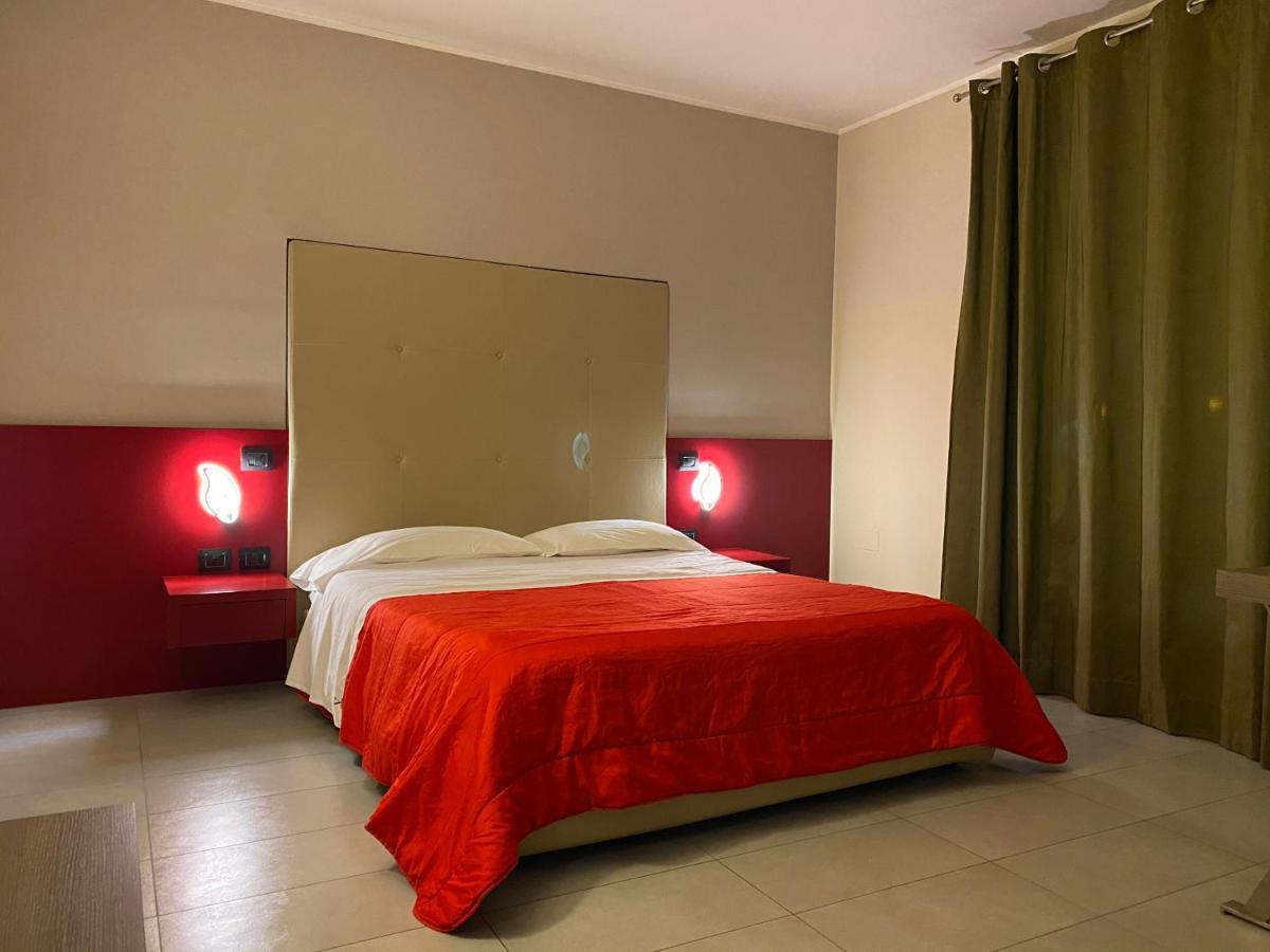 Victoria Hotel Pomigliano d'Arco Esterno foto