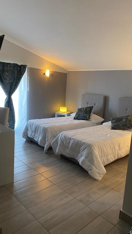 Victoria Hotel Pomigliano d'Arco Esterno foto