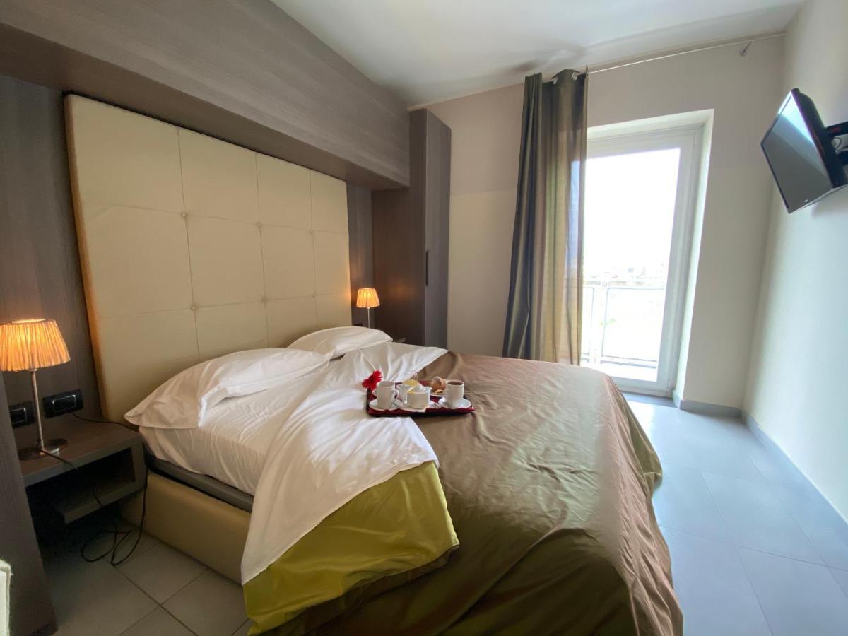 Victoria Hotel Pomigliano d'Arco Esterno foto