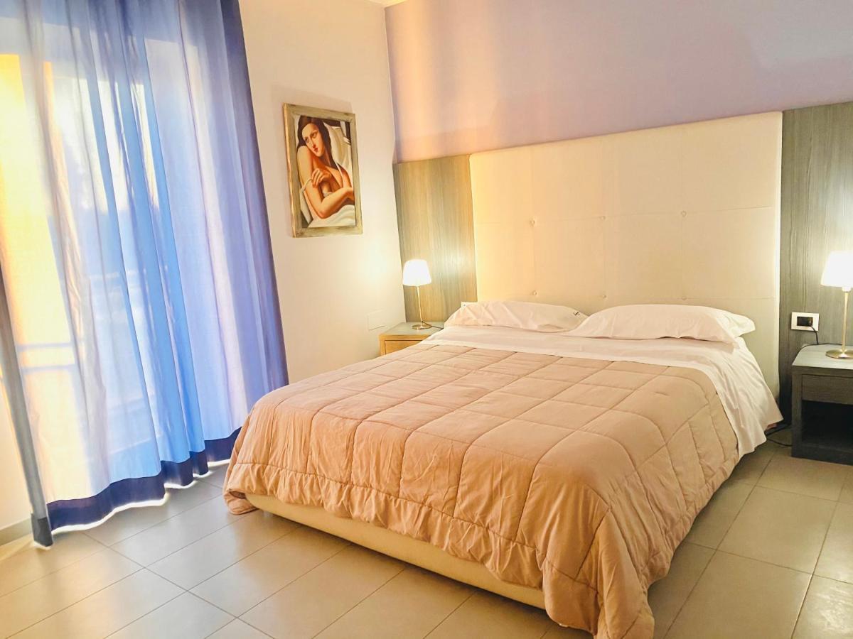 Victoria Hotel Pomigliano d'Arco Esterno foto