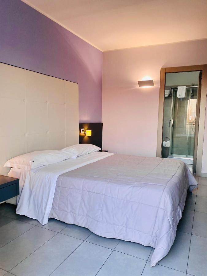 Victoria Hotel Pomigliano d'Arco Esterno foto