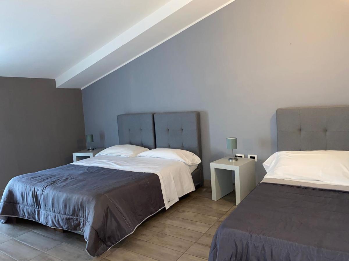 Victoria Hotel Pomigliano d'Arco Esterno foto