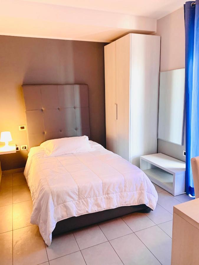Victoria Hotel Pomigliano d'Arco Esterno foto