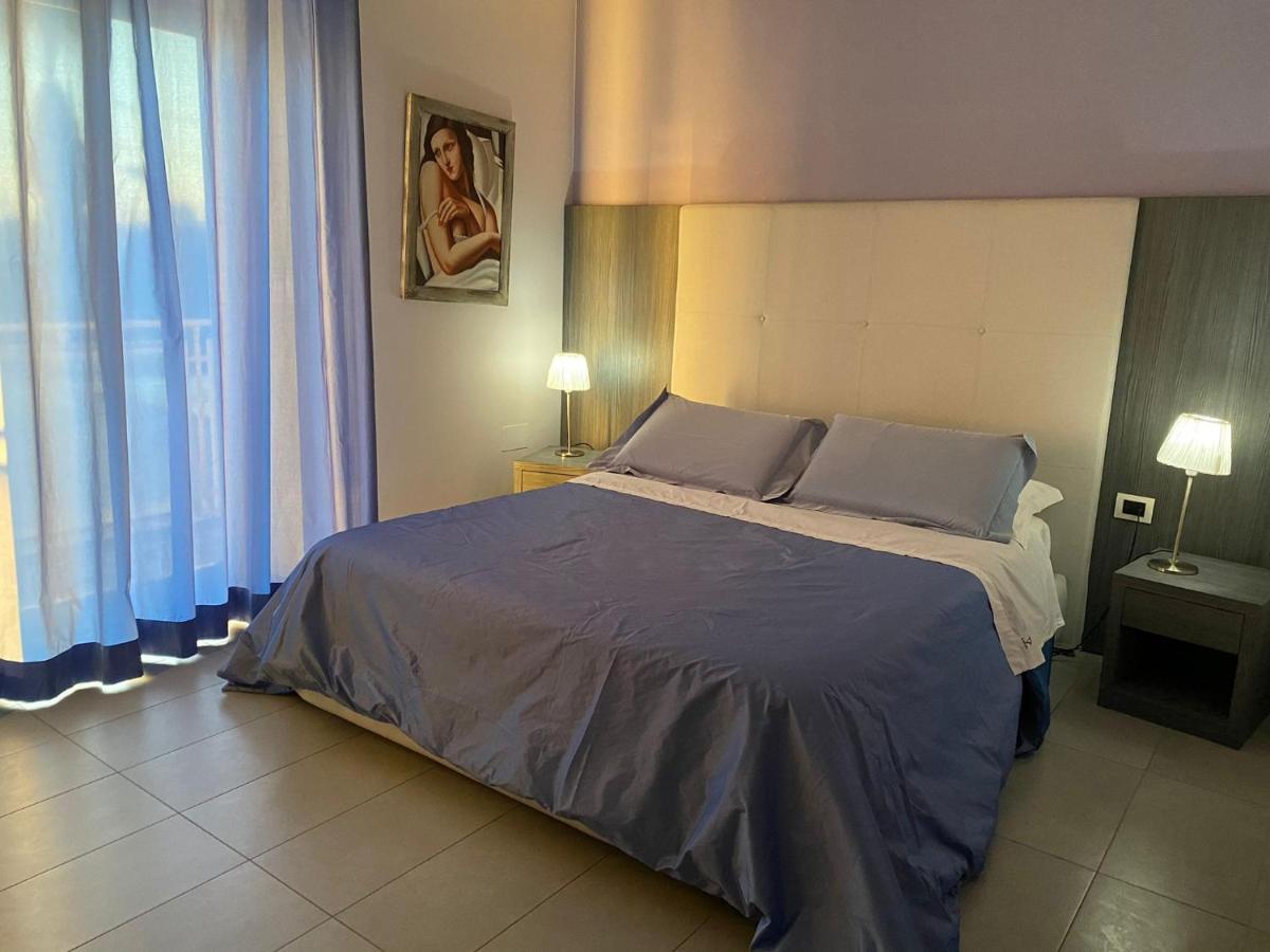 Victoria Hotel Pomigliano d'Arco Esterno foto