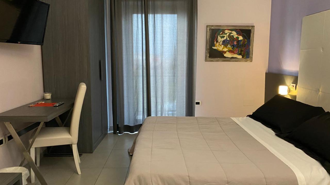 Victoria Hotel Pomigliano d'Arco Esterno foto