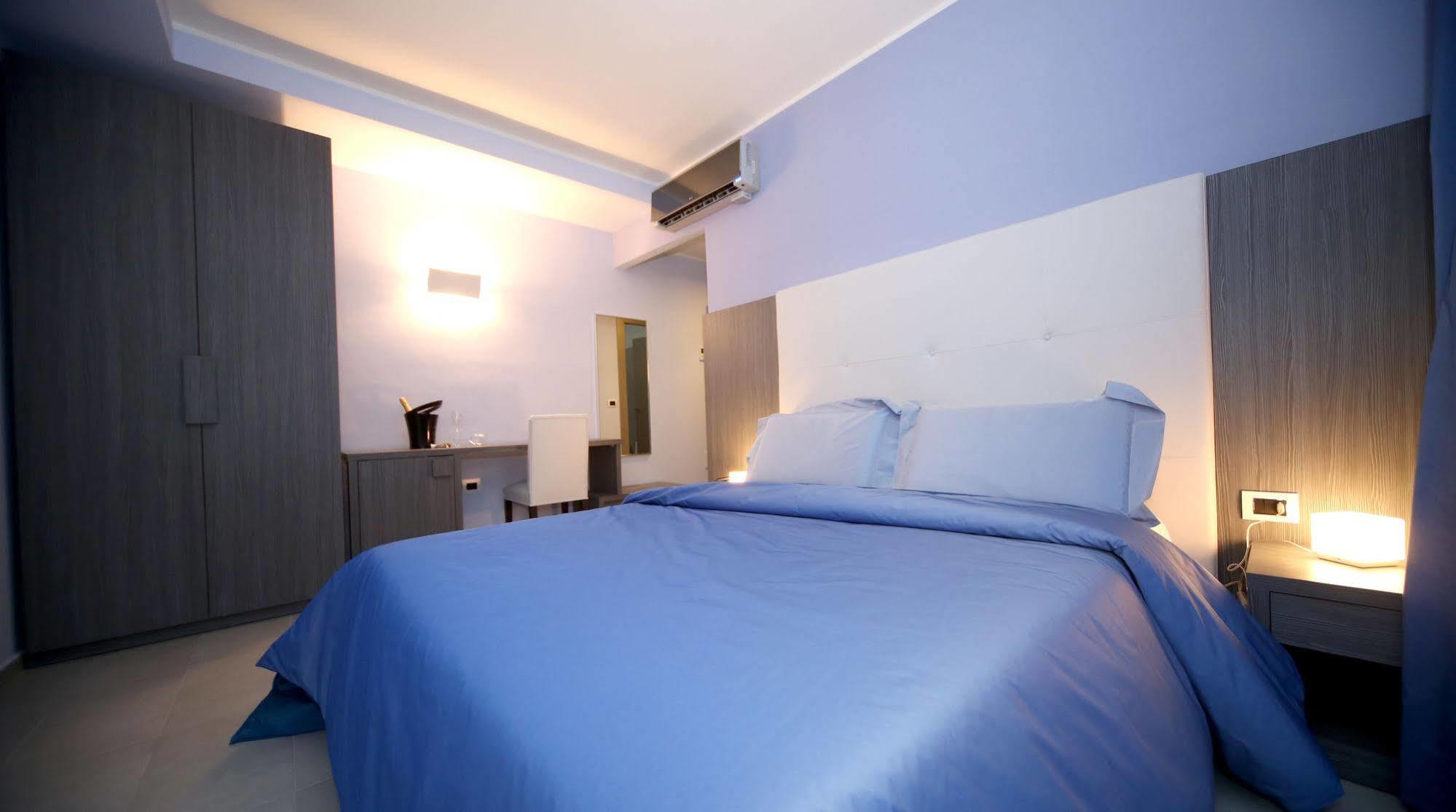 Victoria Hotel Pomigliano d'Arco Esterno foto