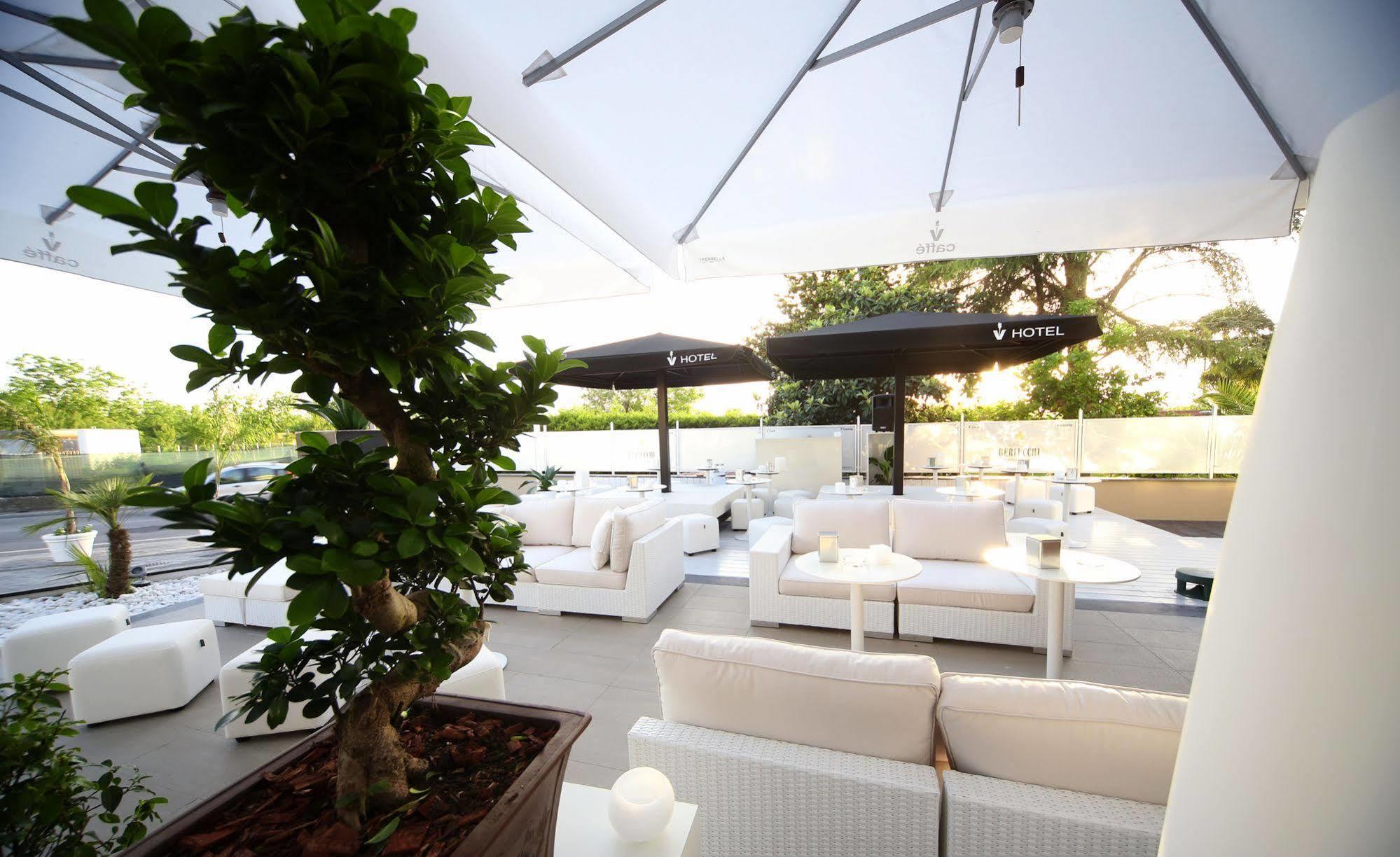 Victoria Hotel Pomigliano d'Arco Esterno foto