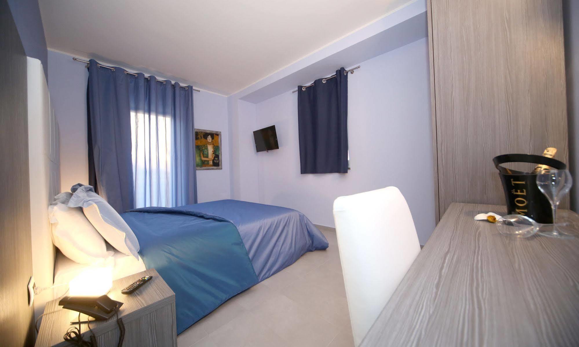 Victoria Hotel Pomigliano d'Arco Esterno foto
