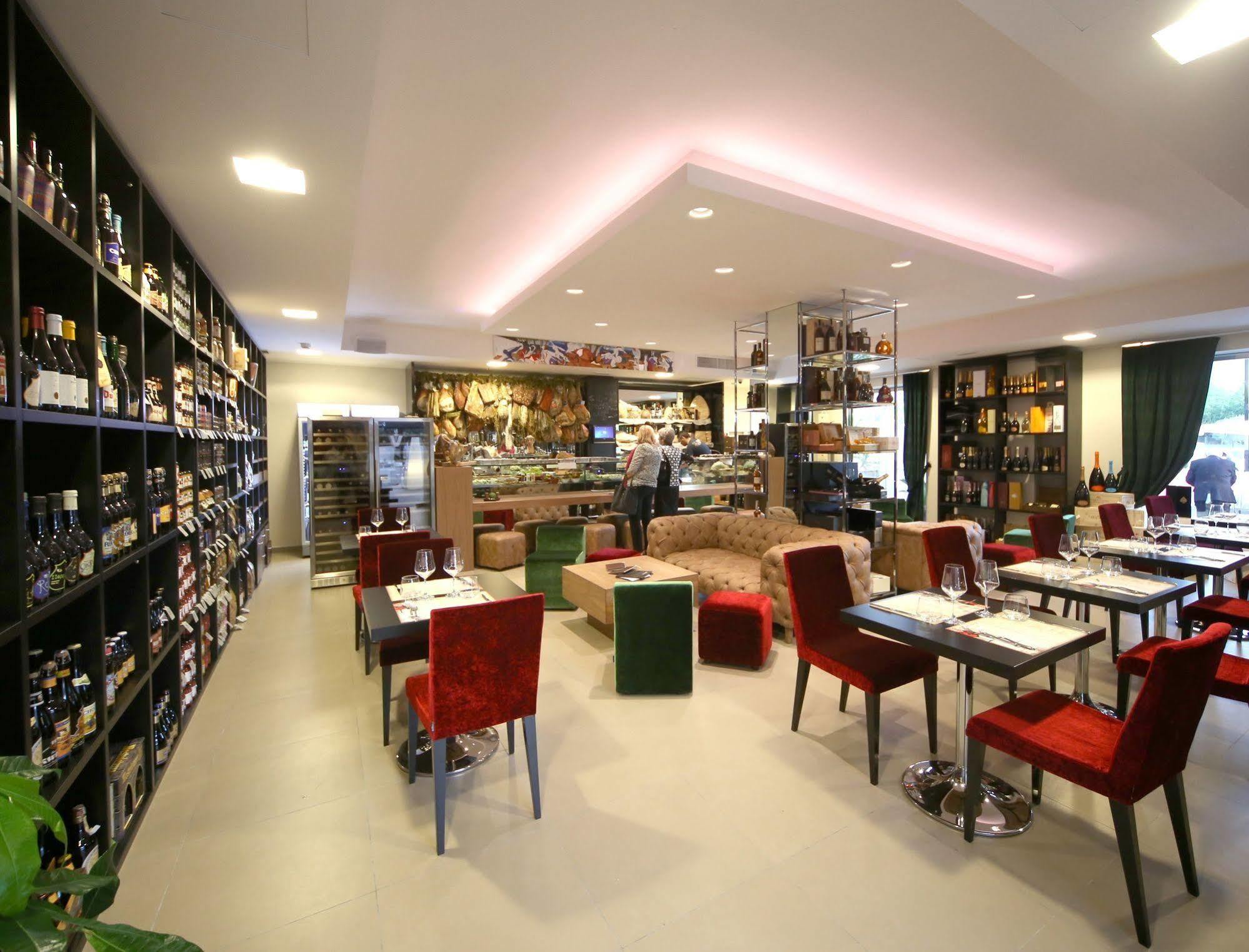 Victoria Hotel Pomigliano d'Arco Esterno foto
